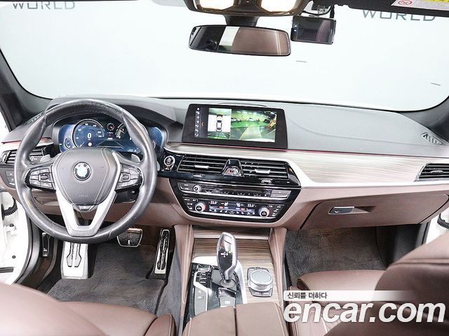BMW 5-Series 2017 — photo 13