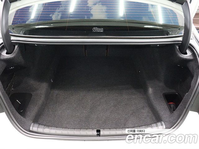 BMW 5-Series 2017 — photo 20
