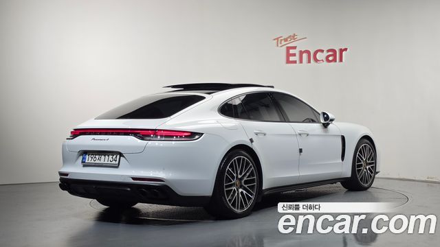 Porsche Panamera 2021 — photo 2