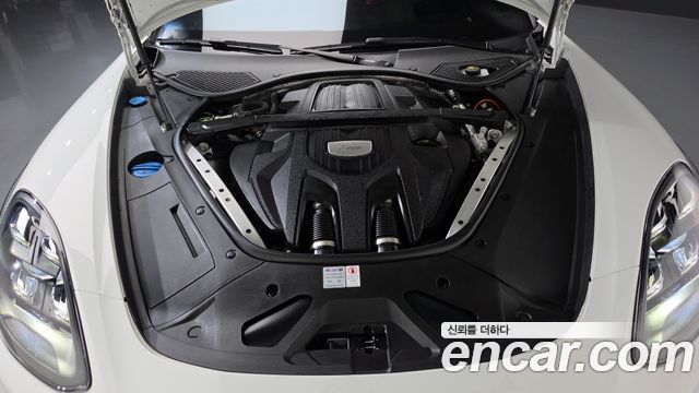 Porsche Panamera 2021 — photo 6