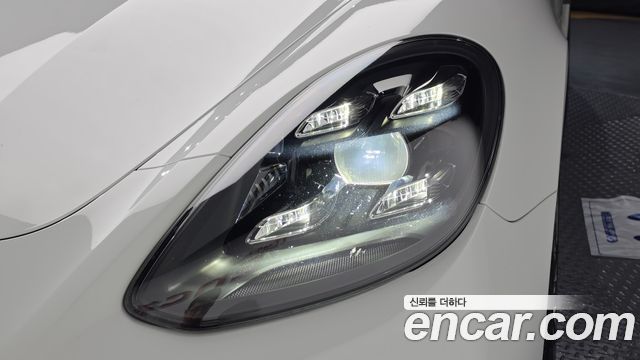 Porsche Panamera 2021 — photo 8
