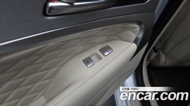 Genesis G70 2018 — photo 27