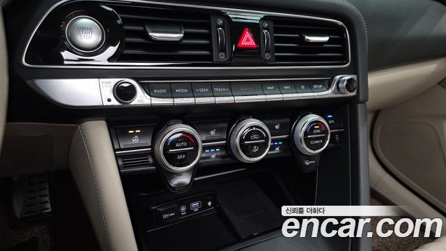 Genesis G70 2018 — photo 28