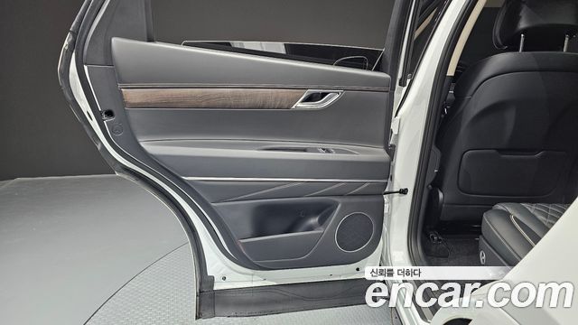 Genesis GV80 2022 — photo 15