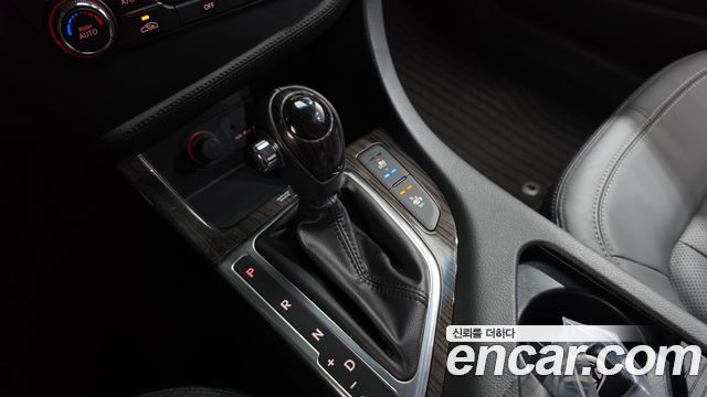 Kia K5 2011 — photo 9