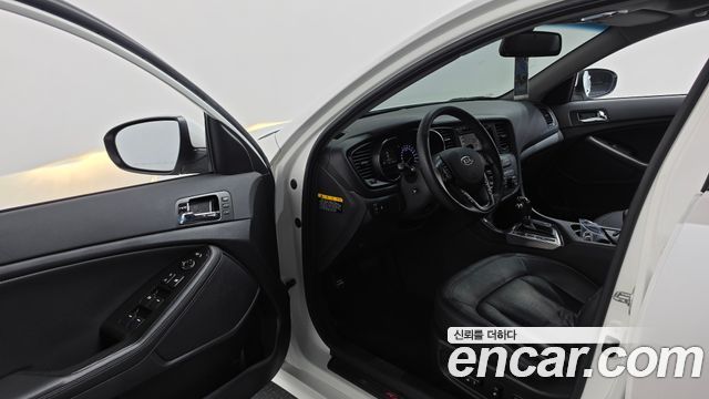 Kia K5 2011 — photo 10