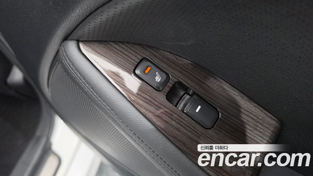 Kia K5 2011 — photo 20
