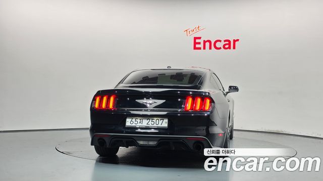 Ford Mustang 2017 — photo 4