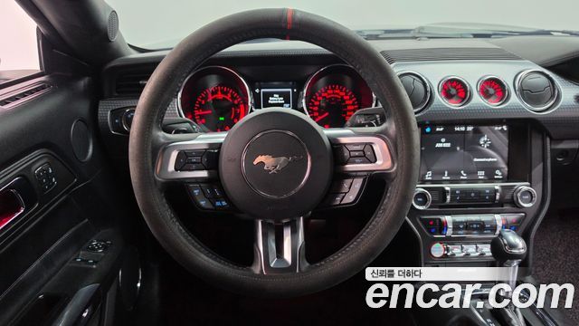 Ford Mustang 2017 — photo 13