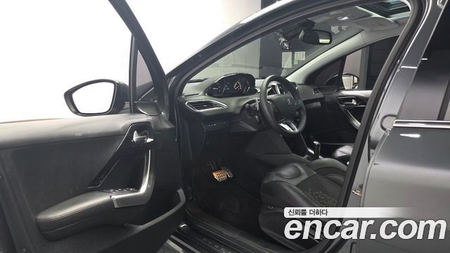 Peugeot 208 2014 — photo 10