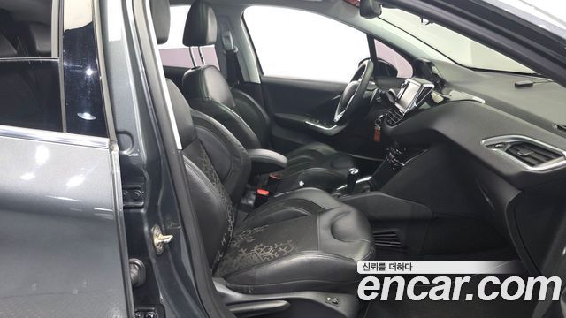 Peugeot 208 2014 — photo 11