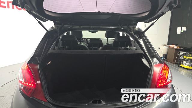 Peugeot 208 2014 — photo 20