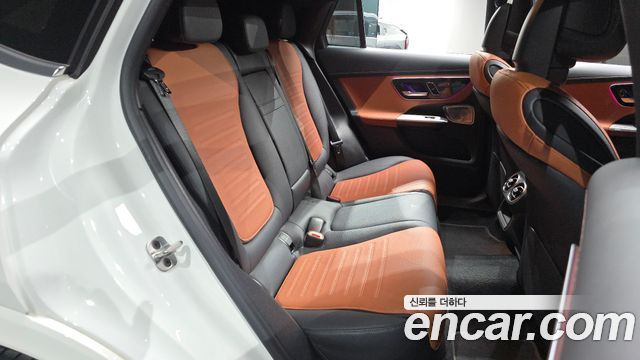 Mercedes-Benz GLC-Class 2024 — photo 17