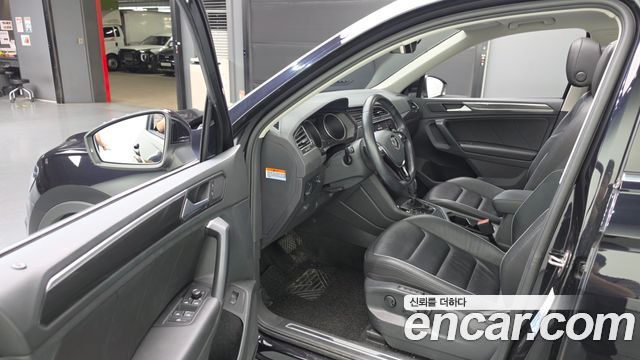 Volkswagen Tiguan 2020 — photo 13