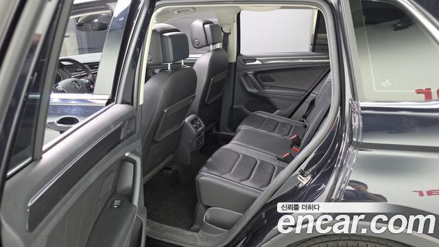 Volkswagen Tiguan 2020 — photo 17