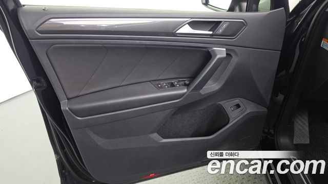 Volkswagen Tiguan 2020 — photo 14