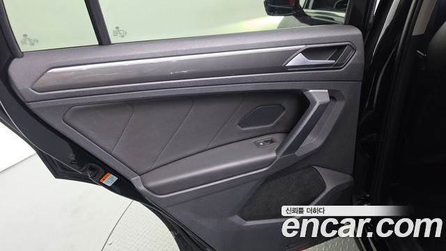 Volkswagen Tiguan 2020 — photo 15