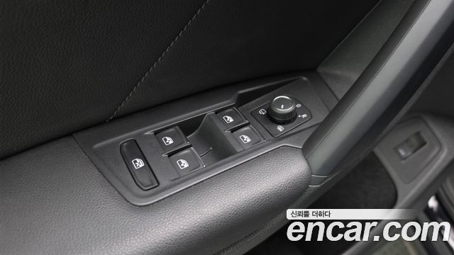 Volkswagen Tiguan 2020 — photo 28