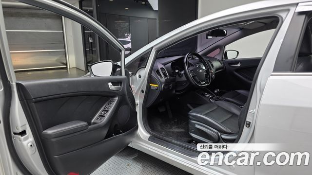 Kia K3 2017 — photo 10