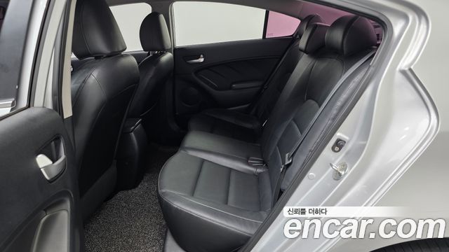 Kia K3 2017 — photo 12