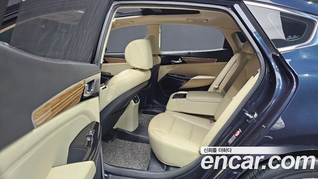 Kia K7 2016 — photo 18