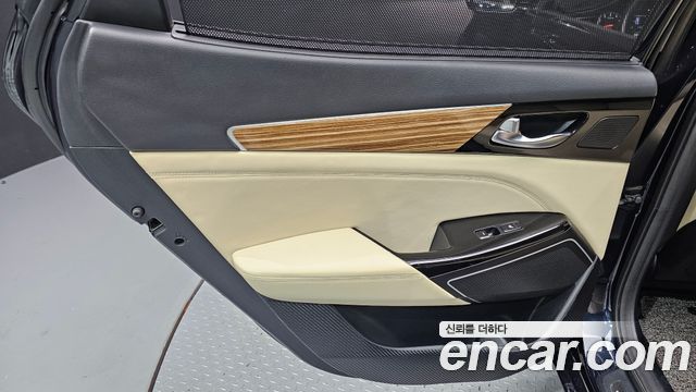 Kia K7 2016 — photo 15