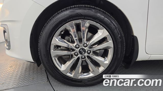 Kia Canival 2015 — photo 5