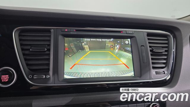 Kia Canival 2015 — photo 17