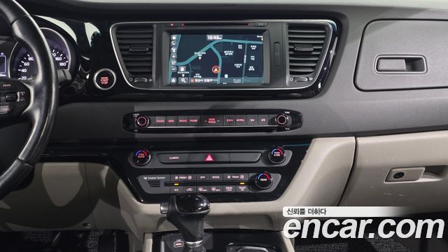 Kia Canival 2015 — photo 19