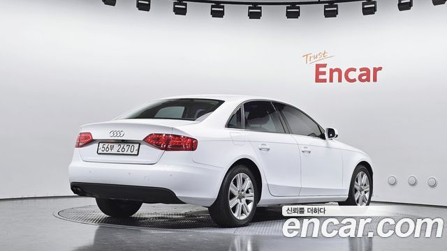 Audi A4 2011 — photo 2
