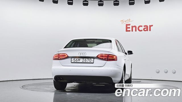 Audi A4 2011 — photo 4