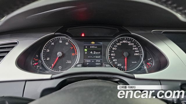 Audi A4 2011 — photo 8