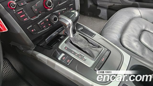 Audi A4 2011 — photo 9
