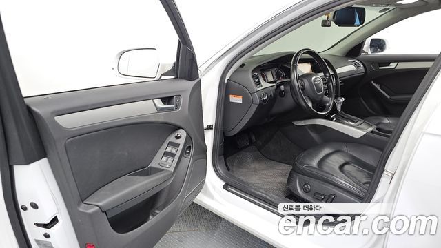 Audi A4 2011 — photo 10