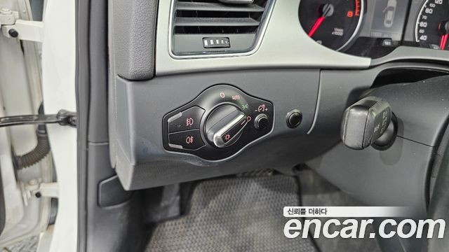 Audi A4 2011 — photo 20