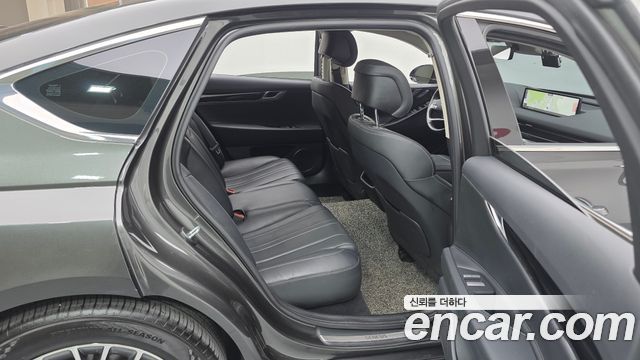 Genesis G80 2022 — photo 11