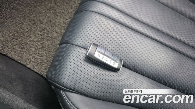 Genesis G80 2022 — photo 18
