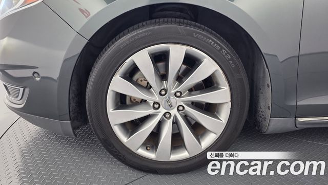 Lincoln MKS 2016 — photo 5