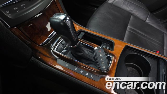 Lincoln MKS 2016 — photo 12