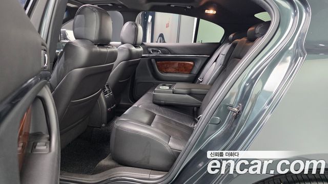 Lincoln MKS 2016 — photo 17