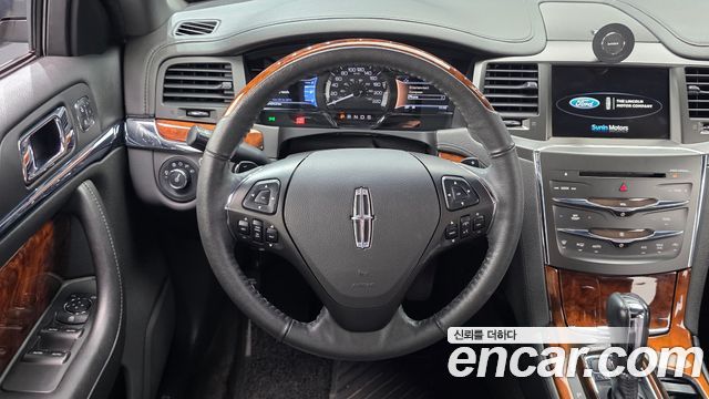 Lincoln MKS 2016 — photo 19