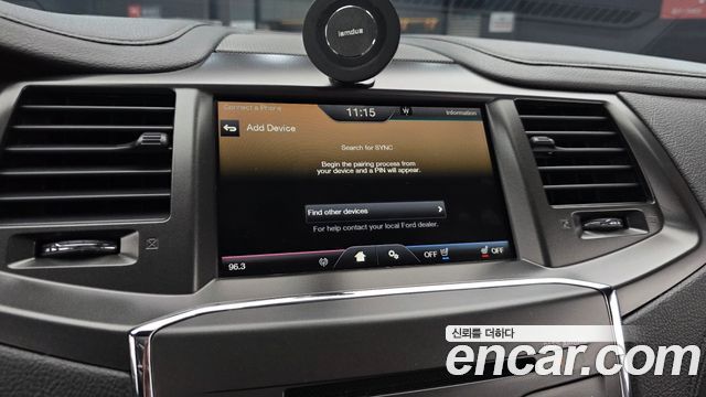 Lincoln MKS 2016 — photo 22