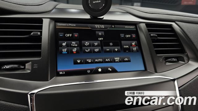 Lincoln MKS 2016 — photo 23