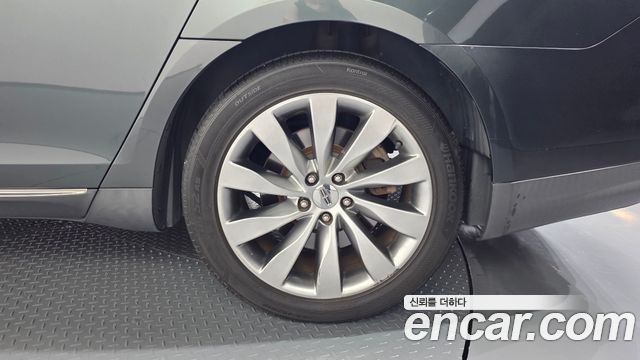 Lincoln MKS 2016 — photo 7
