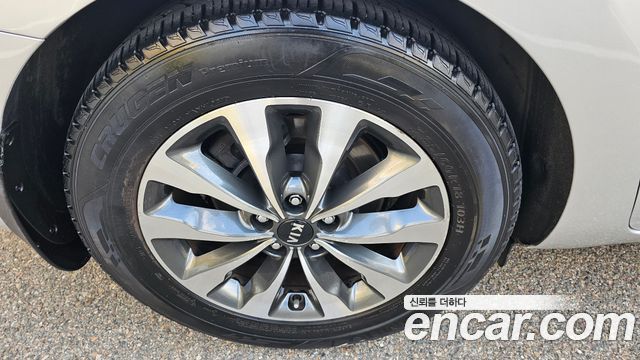 Kia Canival 2015 — photo 5