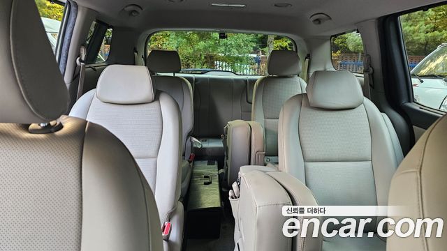 Kia Canival 2015 — photo 6