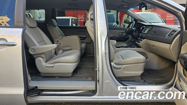 Kia Canival 2015 — photo 7
