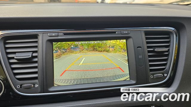 Kia Canival 2015 — photo 13