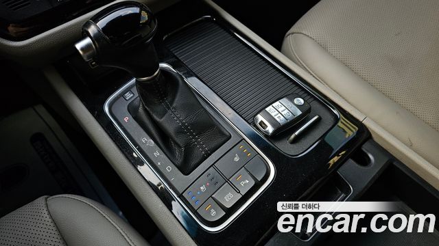 Kia Canival 2015 — photo 14