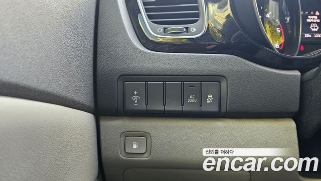 Kia Canival 2015 — photo 15